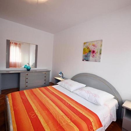 Apartments Mihovilovic - 50 M From Beach Slatine Exteriör bild