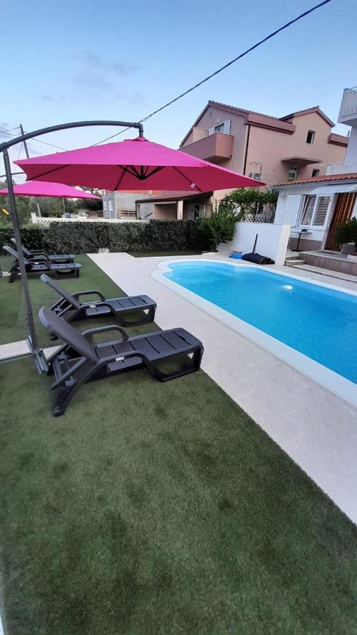 Apartments Mihovilovic - 50 M From Beach Slatine Exteriör bild