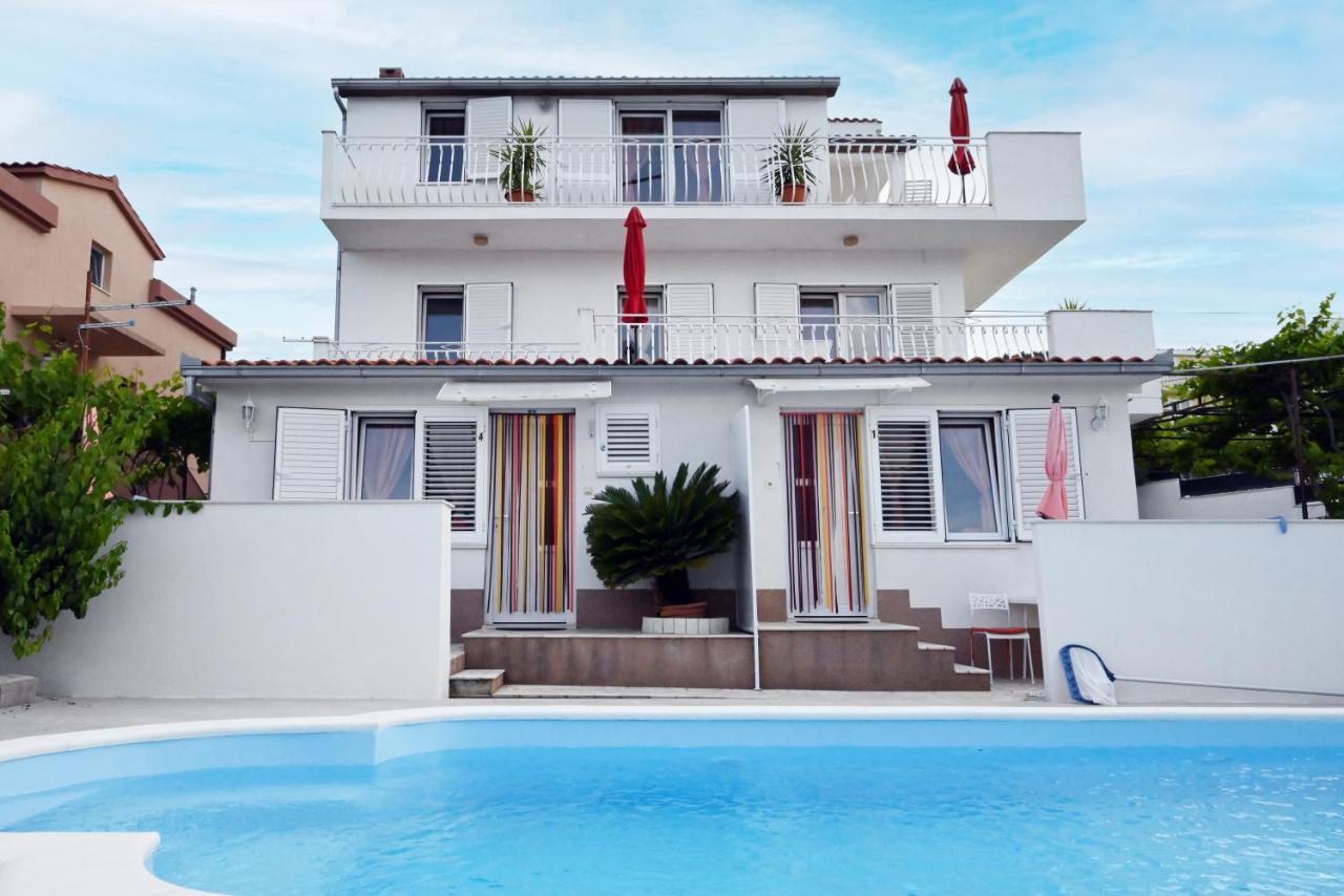 Apartments Mihovilovic - 50 M From Beach Slatine Exteriör bild