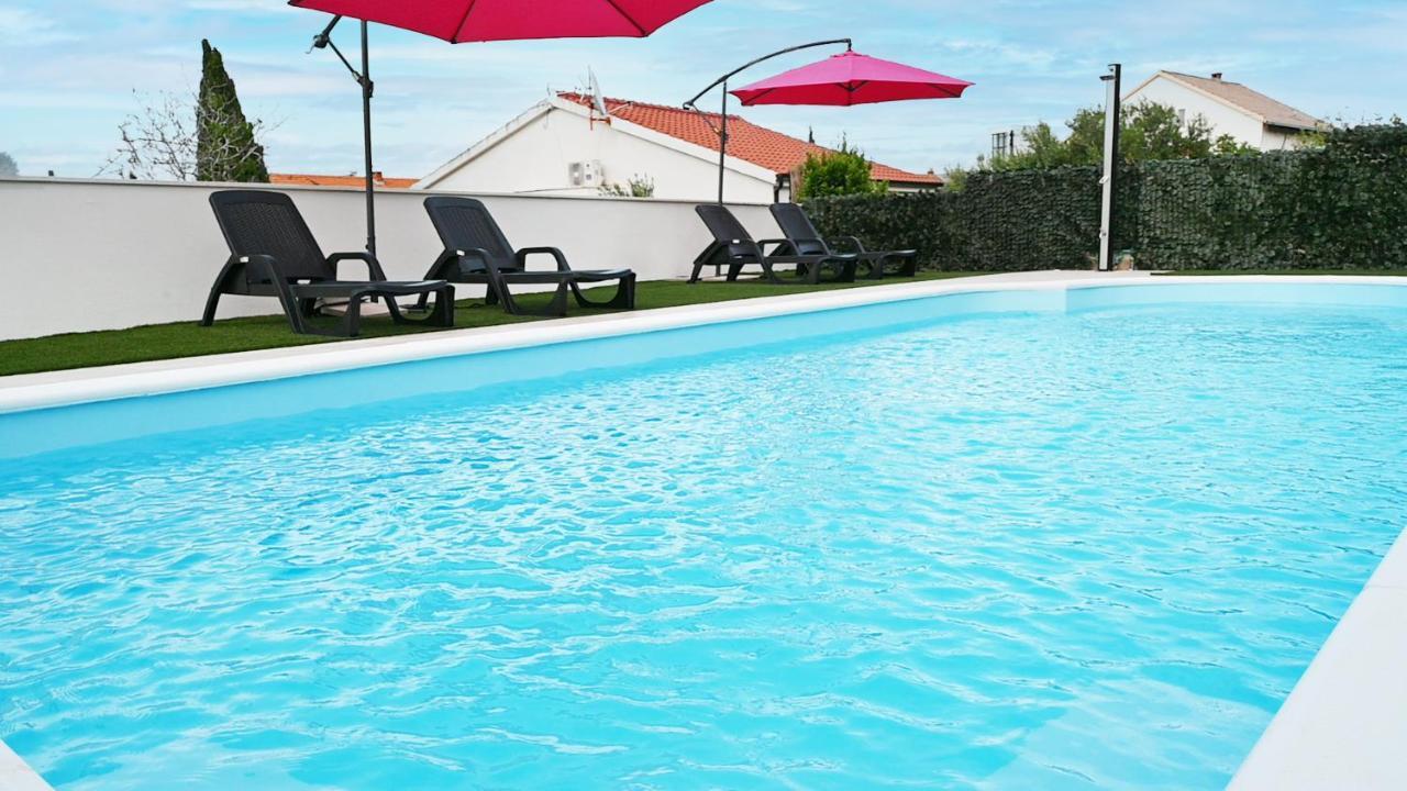 Apartments Mihovilovic - 50 M From Beach Slatine Exteriör bild
