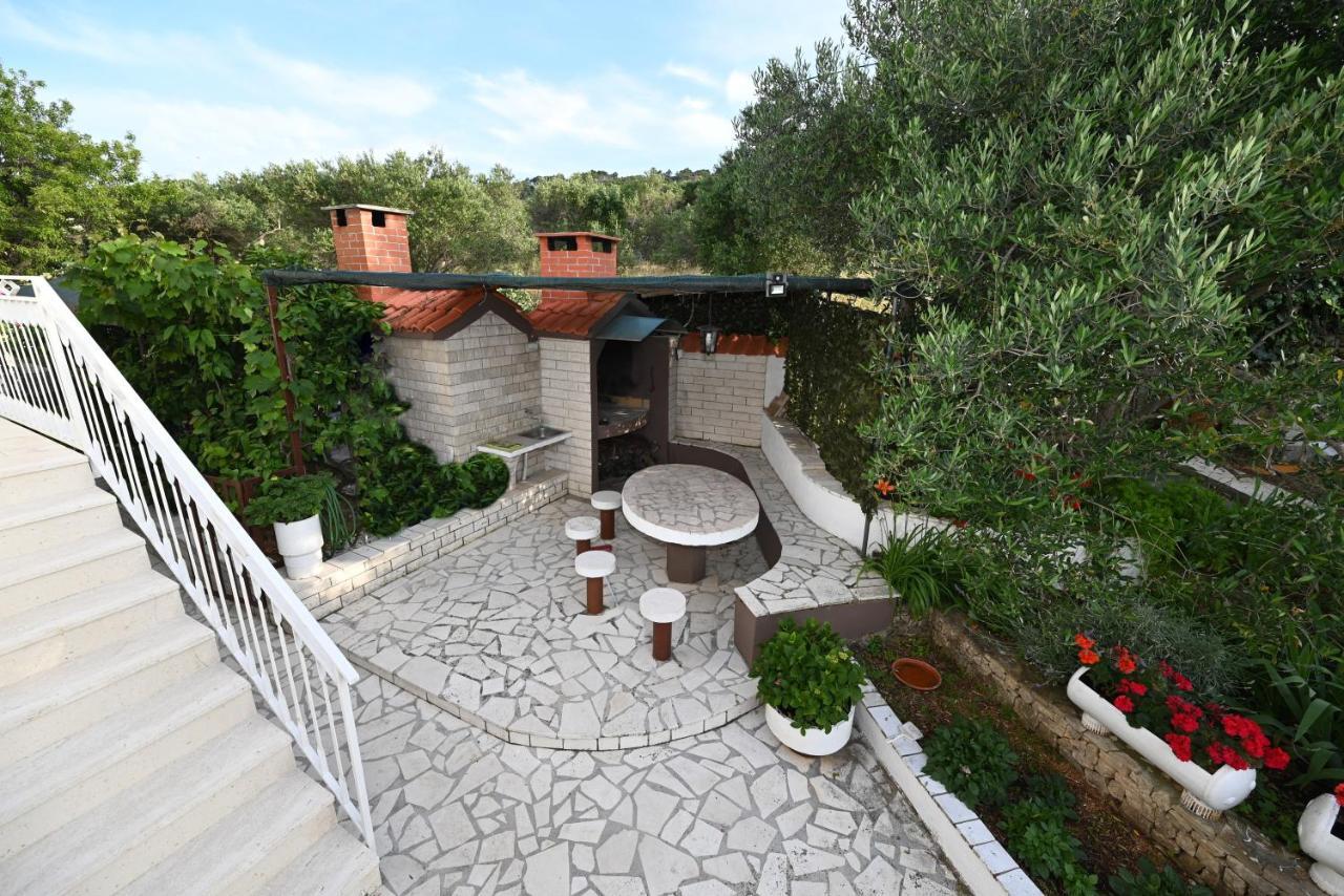 Apartments Mihovilovic - 50 M From Beach Slatine Exteriör bild