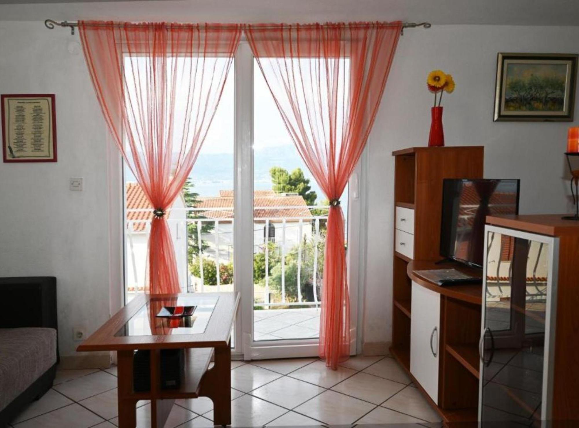 Apartments Mihovilovic - 50 M From Beach Slatine Exteriör bild