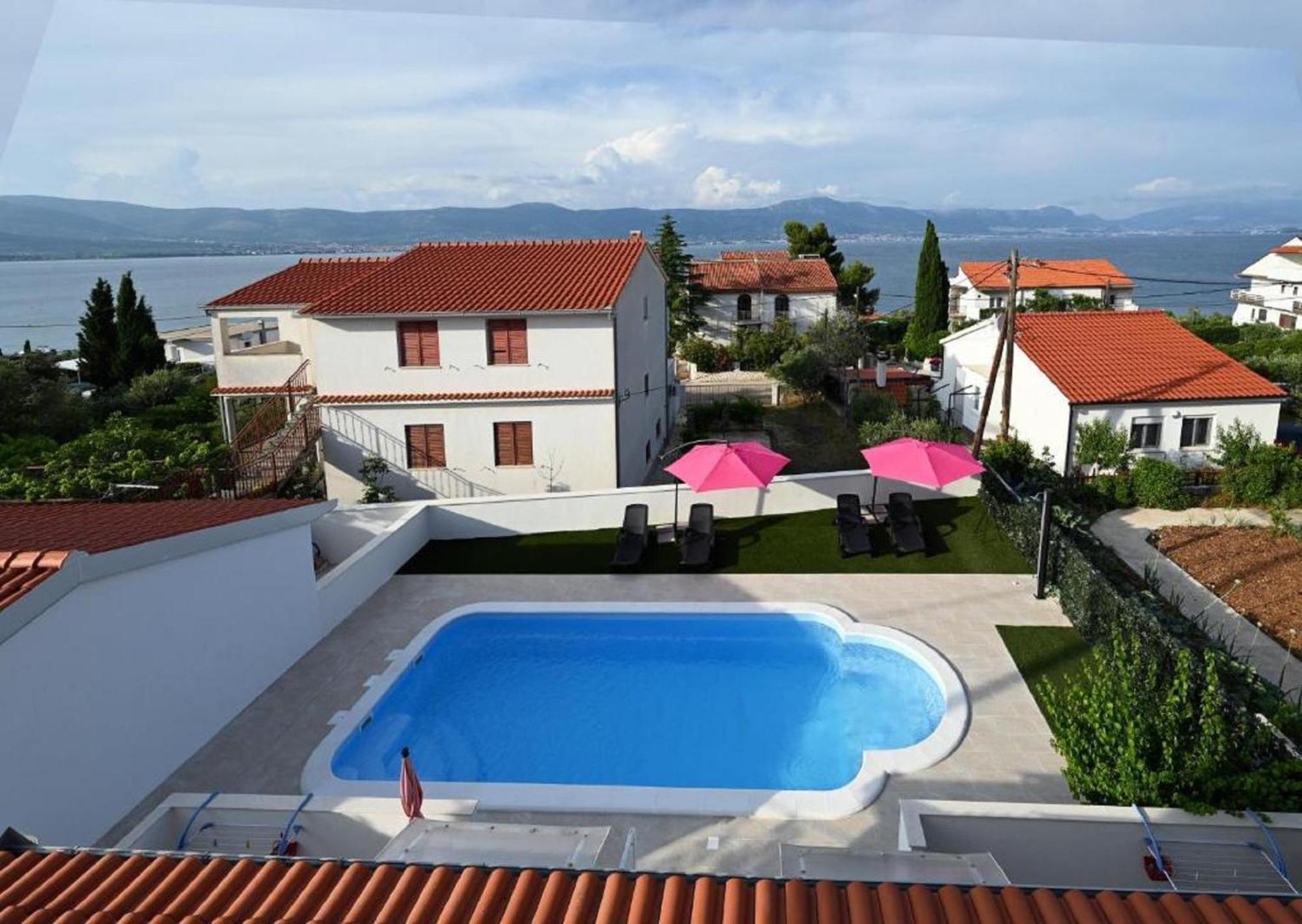 Apartments Mihovilovic - 50 M From Beach Slatine Exteriör bild