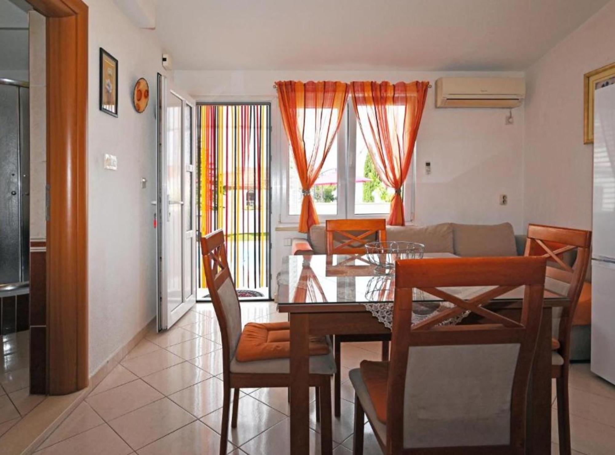 Apartments Mihovilovic - 50 M From Beach Slatine Exteriör bild
