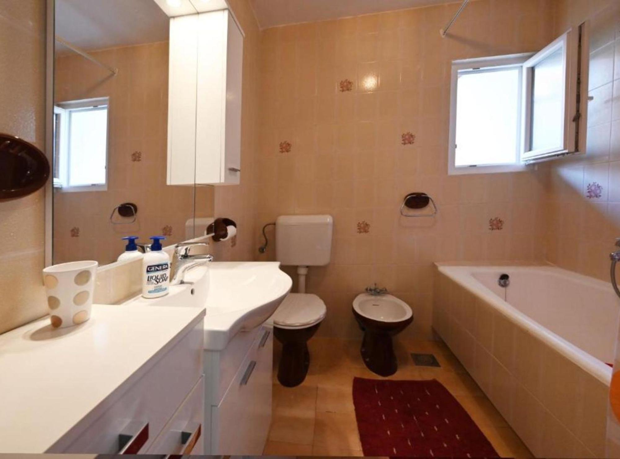 Apartments Mihovilovic - 50 M From Beach Slatine Exteriör bild