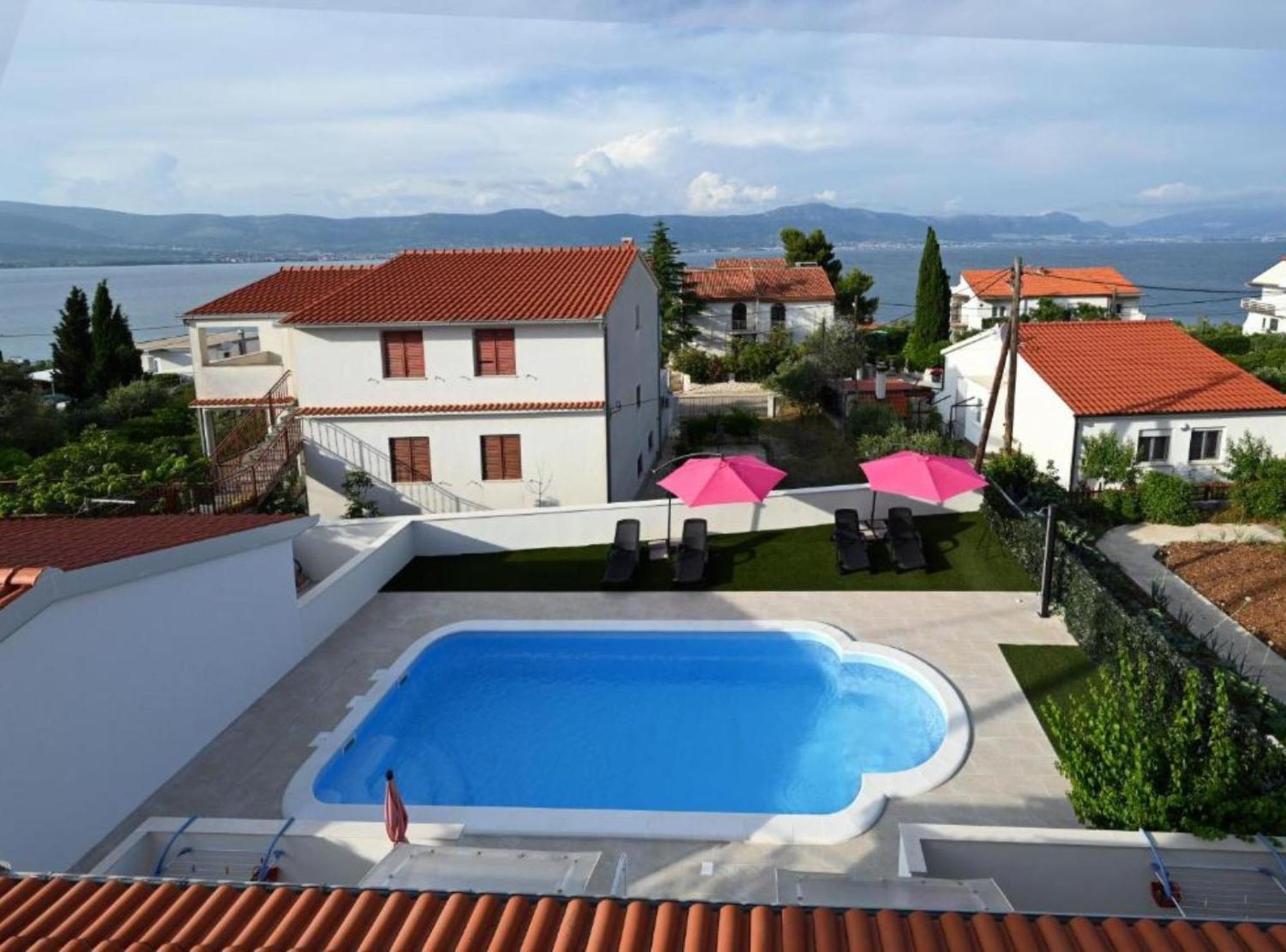 Apartments Mihovilovic - 50 M From Beach Slatine Exteriör bild