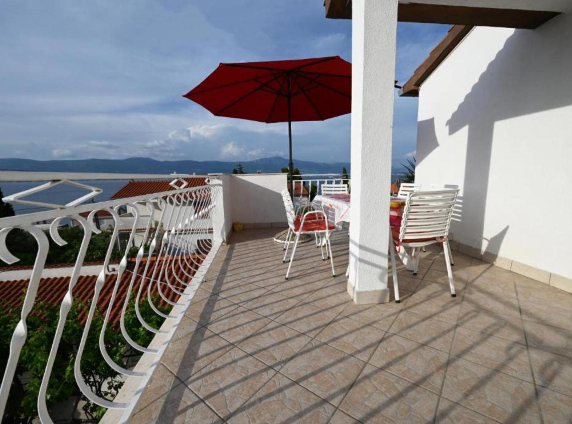 Apartments Mihovilovic - 50 M From Beach Slatine Exteriör bild
