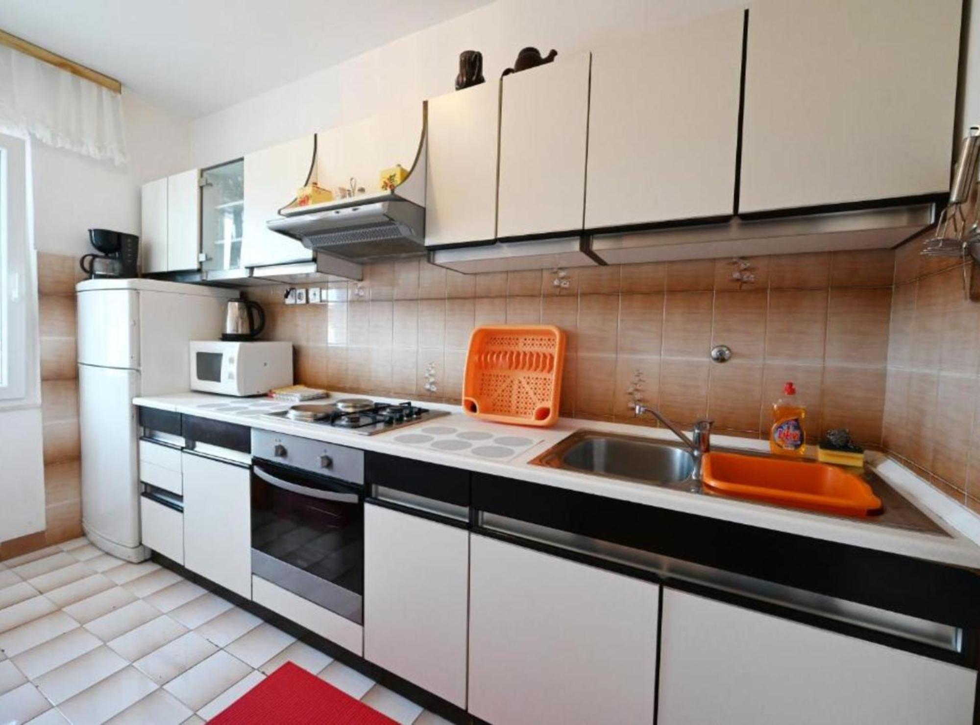 Apartments Mihovilovic - 50 M From Beach Slatine Exteriör bild