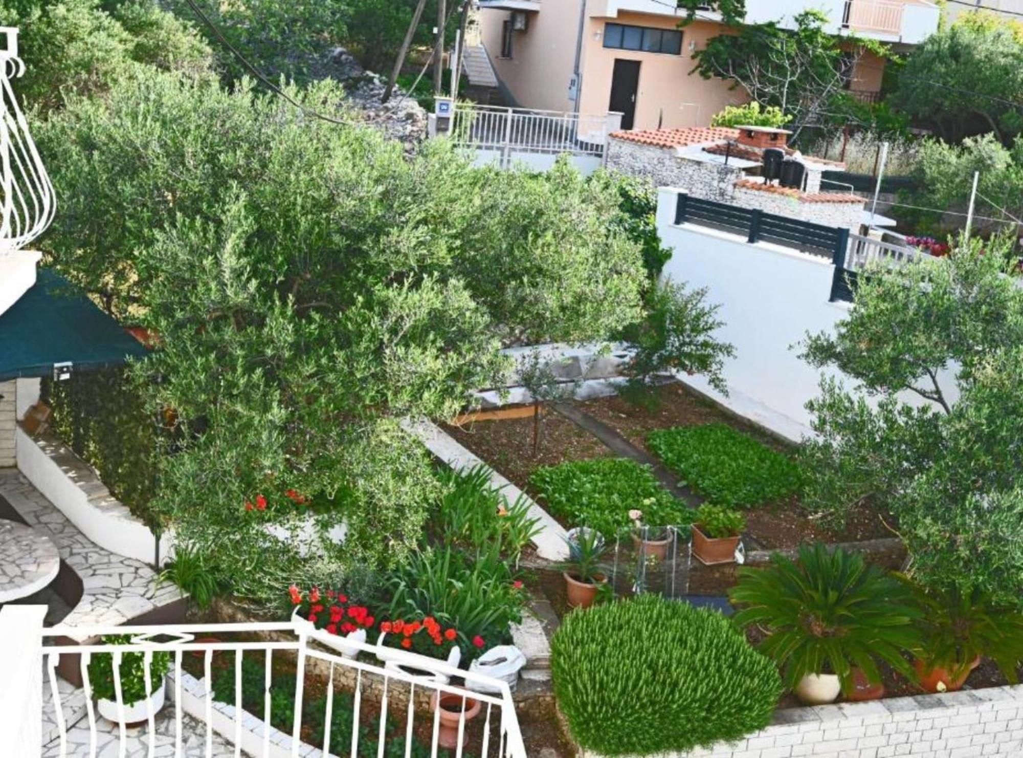 Apartments Mihovilovic - 50 M From Beach Slatine Exteriör bild