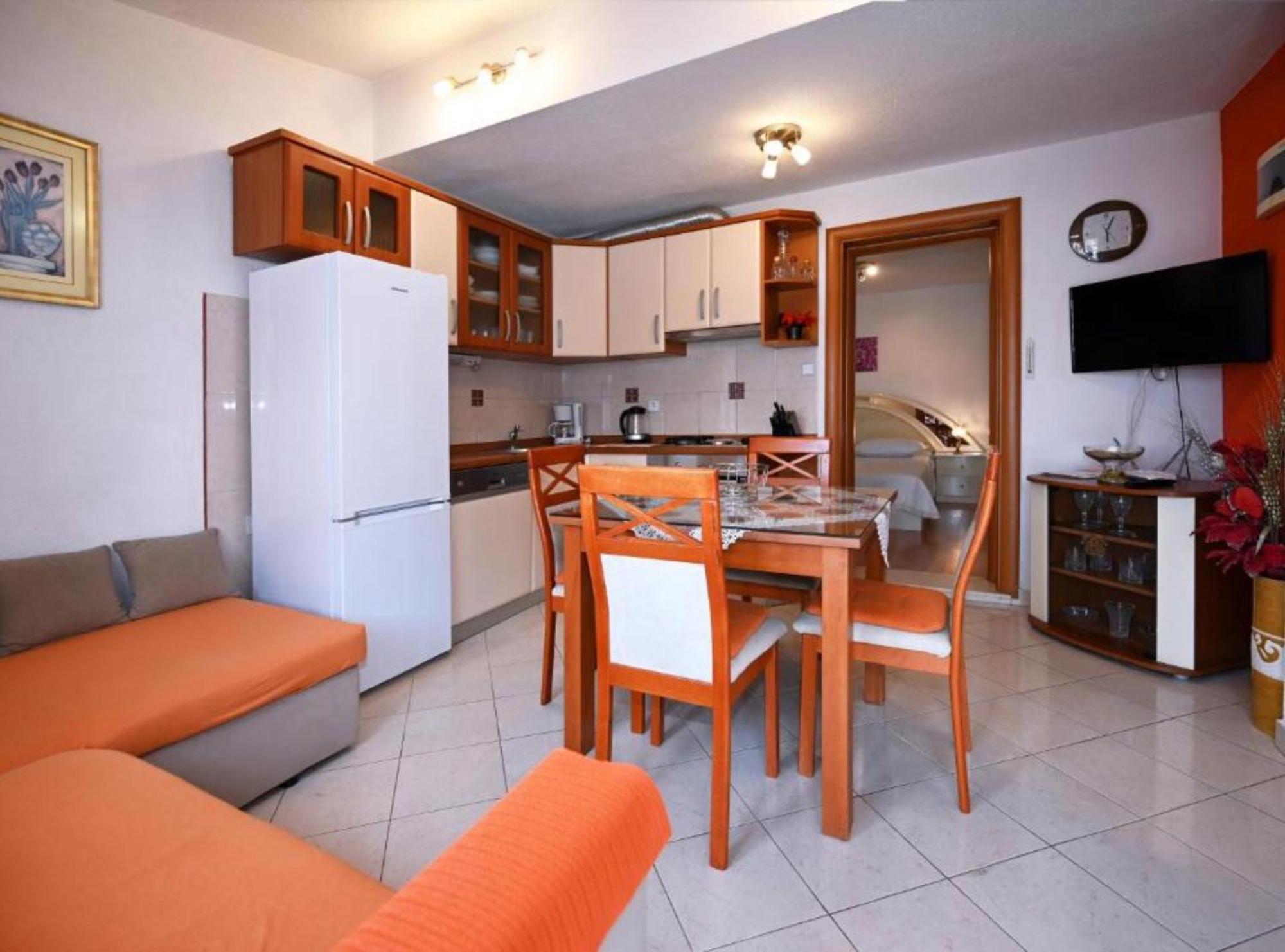 Apartments Mihovilovic - 50 M From Beach Slatine Rum bild