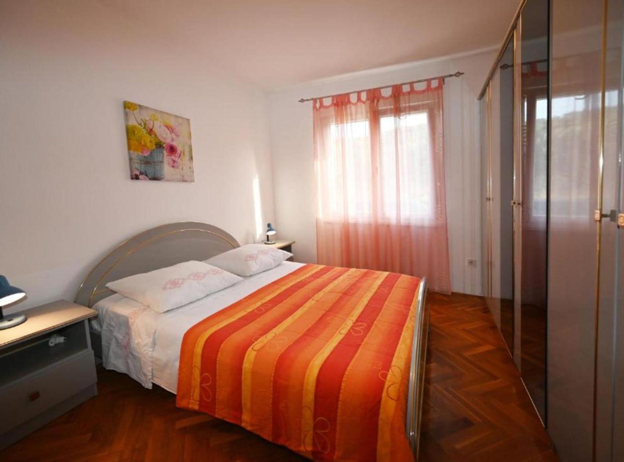Apartments Mihovilovic - 50 M From Beach Slatine Rum bild